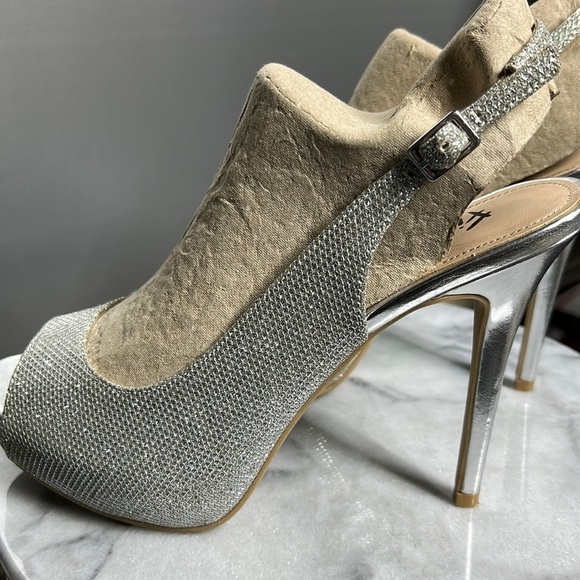 FIONI Clothing Shoes - New Year’s Eve stilettos silver glam heels peek toe sexy Fioni sling backs